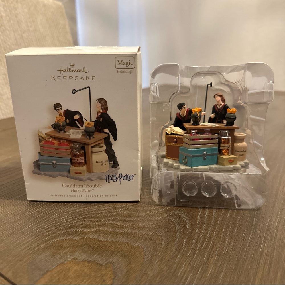 Hallmark Keepsakes Ornaments Harry‎ Potter Cauldron Trouble 2007 Magic Series
